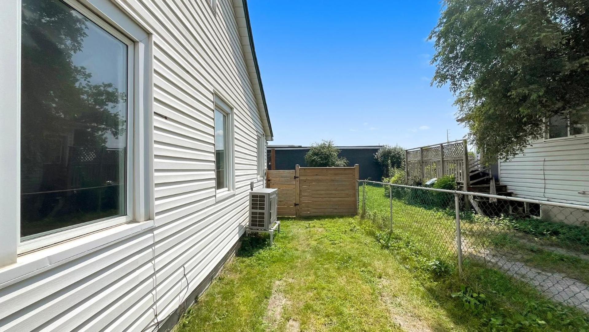 彼得伯勒Cozy 2Br House Near Centre With Patio, Bbq, Backyard, And Netflix公寓 外观 照片